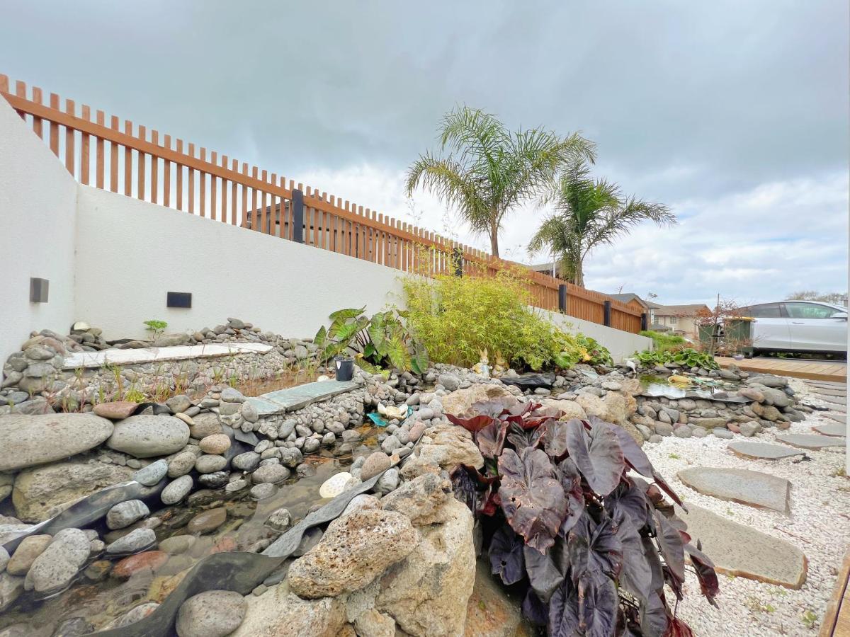 Elegant Beach House In Long Bay Villa Оукланд Екстериор снимка